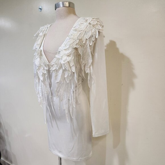 💥STUNNING!💥3D Embroidered Lace Appliqué "Angel Wings" Dress in White - Picture 6 of 16